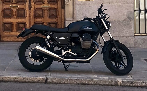 Moto Guzzi V7II Stone de Maico Chelton Foto de Moto Guzzi V7II Stone